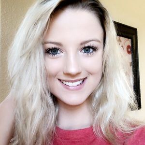 Meet your Posher, Abigail